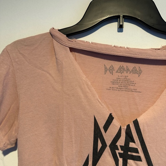 AE Def Leppard top - Picture 2 of 4